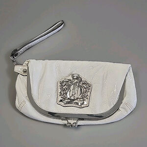 Guess by Marciano Y2K vintage White Magnetic Clutch Wristlet Queen Mini Purse